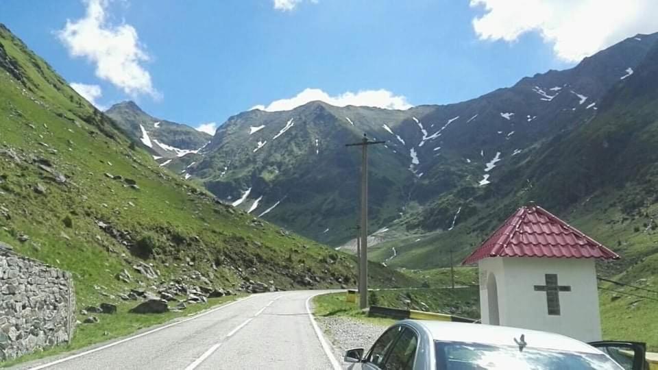 Casa Pelerinului Leilighet Capatineni-Paminteni Eksteriør bilde